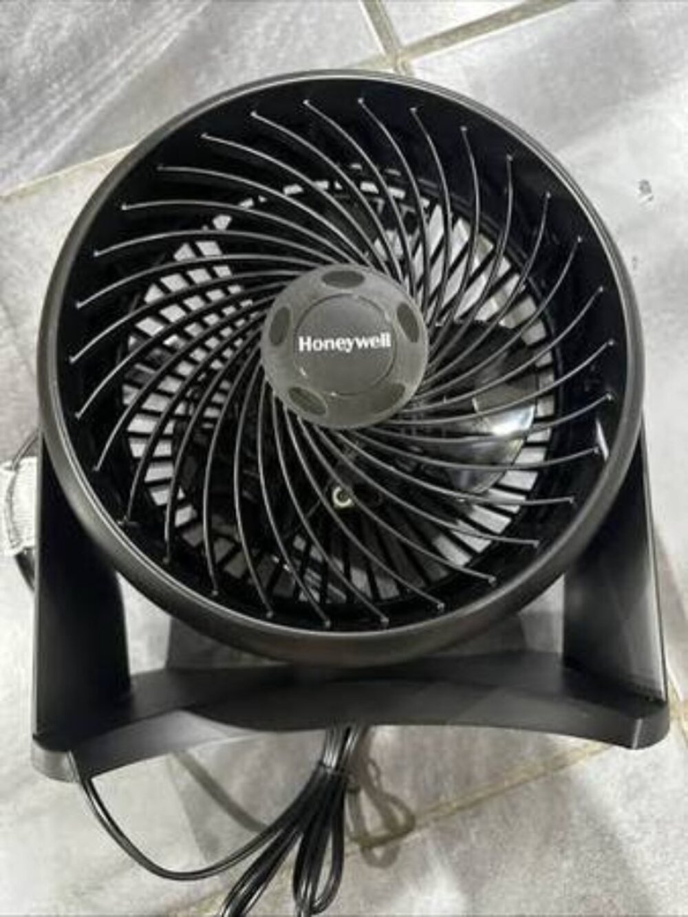 Honeywell 9” diameter Turboforce Cooling Fan